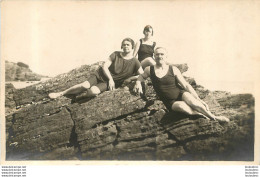 CARTE PHOTO BORD DE MER ET MAILLOTS DE BAIN D'EPOQUE - Zu Identifizieren