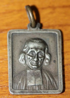 Pendentif Médaille Religieuse "Curé D'Ars (Saint Jean-Marie Vianney) / Sainte Catherine" Religious Medal - Religión & Esoterismo