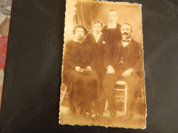 BINCHE: PHOTO CARTE D'UNE FAMILLE  FAIT CHEZ F.BRIDELANCE 51 RUE DES MERLES BINCHE LE 30 MAI 1922 - Binche