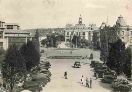 Automobiles - Vichy - Place De L'Hotel De Ville - La Poste Et L'Hotel De Ville - CPM - Voir Scans Recto-Verso - PKW