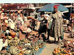 Martinique - Fort De France - Un Marché - Légumes - Parasol - CPM - Voir Scans Recto-Verso - Fort De France