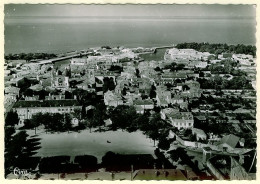 17 - CM52891CPM - SAINT MARTIN DE RE - Vue Aérienne - Le Port - Place De La République - Très Bon état - CHARENTE-MARITI - Saint-Martin-de-Ré