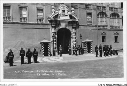AJDP9-MONACO-0974 - MONACO - Le Palais Du Prince - La Relève De La Garde  - Palacio Del Príncipe