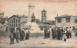 St étienne * Place Et Monument Dorian * Villageois - Saint Etienne