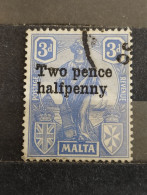 1925. Malta. Emblema. Sobrecarga Two Pence Half Penny.  2 1/2p. Usado - Malte (...-1964)