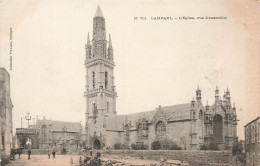 Lampaul * Place De L'église , Vue D'ensemble - Lampaul-Guimiliau