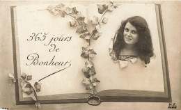 FANTAISIES - 365 Jours De Bonheur - Une Femme Sortant D'un Livre - Carte Postale Ancienne - Femmes