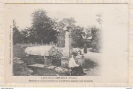 8AK3400 LUSSAC LES CHATEAUX MONUMENT COMMEMORATIF DU CONNETABLE ANGLAIS JEAN CHANDOS  2 SCANS - Lussac Les Chateaux