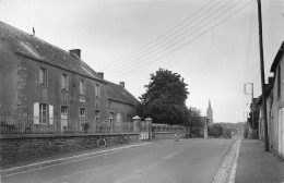 Courcité * Rue * La Mairie Et L'école * Groupe Scolaire - Sonstige & Ohne Zuordnung