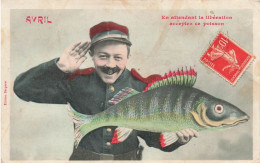 FETES - VOEUX - 1er Avril - Poisson D'avril - En Attendant La Libération Acceptez Ce Poisson - Carte Postale Ancienne - April Fool's Day