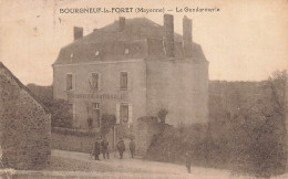 Bourgneuf La Forêt * Rue Et La Gendarmerie Nationale * Gendarmes - Autres & Non Classés