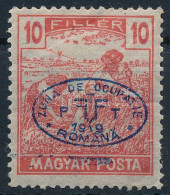 * Debrecen I. 1919 Magyar Posta 10f Szegélyléc Nyom A Felülnyomás Alatt / Mi 67 With Paint Stripe. Signed: Bodor (ráncok - Autres & Non Classés