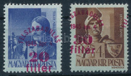 ** 1945 2 Db Felszabadulás Bélyeg Elcsúszott Felülnyomással / Shifted Overprint - Otros & Sin Clasificación