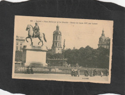 128299           Francia,  Lyon,  Place  Bellecour Et La Charite,  Statue  De  Louis   XIV,  Par  Lemot,  NV(scritta) - Lyon 2