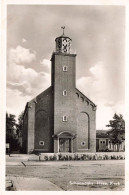 PAYS-BAS - Schoondijke - Herv Kerk - Vue Sur Une église - De L'extérieure - Face à L'entrée - Carte Postale Ancienne - Autres & Non Classés