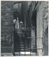 1963 Steiner Sándor Fotóművészeti Alkotása (A Sikátoron át), 1 Db Vintage Fotó, Feliratozva, Ezüst Zselatinos Fotópapíro - Autres & Non Classés