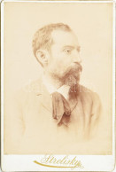 Kiss József (1843-1921) Költő, Szerkesztő, A Petőfi Társaság Agja, A Hét Főszerkesztője, Keményhátú Fotó Strelisky Műter - Autres & Non Classés