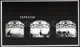 Cca 1965 Budapest, Zenés ,,espresso" Esti Kivilágításban, 1 Db Vintage Fotó, Ezüst Zselatinos Fotópapíron, 18x30 Cm - Andere & Zonder Classificatie