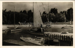 T2 1935 Balatonkenese, Fővárosi üdülőhely, Az Szfőv. Alk. Segítőalapja Kezelésében, Vitorlázók A Kikötőben - Non Classés