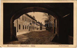 T2/T3 1915 Nagyszeben, Hermannstadt, Sibiu; Armbrustergasse. Emil Fischer, Jos. Drotleff / Utca / Street (EK) - Zonder Classificatie