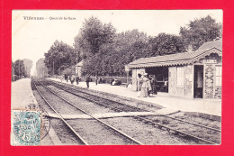 F-78-Villennes-04A89  Le Quai De La Gare, Animation, Cpa  - Villennes-sur-Seine