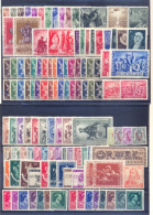 Een Lot Postgaaf ** Prachtig MNH 144 Côte - Collections