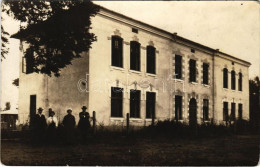 * T3 1915 Medyka, Medyce; Szkola / School. Photo (cut) - Unclassified