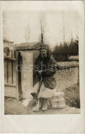 * T2/T3 1917 Pidhirtsi, Podhorce; Pénzbeszedő, Első Világháborús Koldus / WWI Beggar. Photo (EK) - Zonder Classificatie