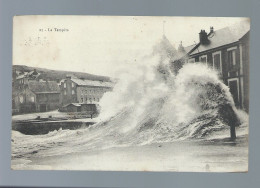 CPA - 14 - (Port-en-Bessin) - La Tempête - Circulée En 1905 - Port-en-Bessin-Huppain