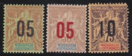 Madagascar   .  Y&T   .    3 Timbres    .      *     .     Neuf Avec Gomme - Ongebruikt