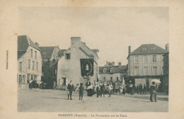 50 MARIGNY - La Procession Sur La Place - TB - Other & Unclassified