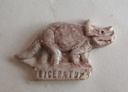 FEVE Artisanale Ancienne MOULIN A HUILE 1994 DINOSAURE TRICERATOPS MH DINOSAURES ANIMAUX PREHISTORIQUES - Historia