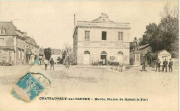 49.CHATEAUNEUF SUR SARTHE.MAIRIE, STATUE DE ROBERT LE FORT - Chateauneuf Sur Sarthe