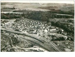 54.HOMECOURT.n°22359.VUE AERIENNE SUR LA GARE ET LES CITES GARE.CPSM. - Homecourt