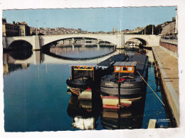 Péniche Sur La Saône Et Pont Bonaparte  à Lyon - Binnenschepen