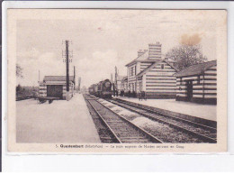 QUESTEMBERT: Le Train Express De Nantes Arrivant En Gare - état - Questembert