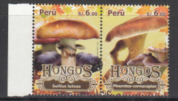 2010 Peru Hongos Mushrooms Fungi Complete Pair MNH - Peru