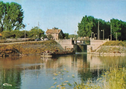 CPSM Neuilly Sur Marne-L'écluse-Timbre    L2841 - Neuilly Sur Marne