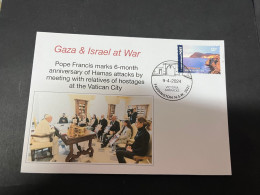 10-4-2024 (1 Z 32) War In Gaza - Pope Francis Meet With Family Of Hostage In The Vatican City - Militaria
