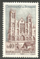 344 France Yv 1453 Cathédrale Bourges Cathedral MNH ** Neuf SC (1453-1c) - Iglesias Y Catedrales