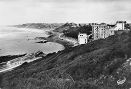 GUETHARY  La Plage Et Le Casino Et L'hotel Guétharia  14 (scan Recto Verso)KEVREN0676 - Guethary