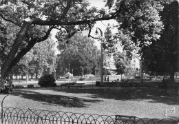 LYON Place CARNOT Statue De La République  21 (scan Recto Verso)KEVREN0687 - Lyon 2