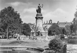 LYON Place De La République Le Monument Carnot  19 (scan Recto Verso)KEVREN0687 - Lyon 2