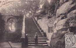 B11-56) LE FAOUET - L' ESCALIER ET LE BEFFROI DE LA CHAPELLE SAINTE BARBE  - ( ANIMEE - 1903 - - Le Faouet