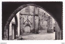63 SAINT GERMAIN LEMBRON Ancienne Porte De L'Eglise Banc En 1964 Voiture Auto Ancienne Marque ? - Saint Germain Lembron