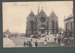 CP - 62 - Desvres - Façade De L'Eglise - Desvres