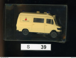 S039, 1:87, Wiking, DRK Gütenbach, Mercedes, Modell 280 282 - Strassenfahrzeuge