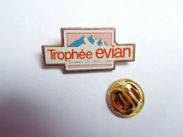 Beau Pin's , Eau Minérale Evian , Trophée Evian - Bebidas