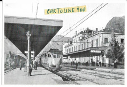 Friuli Venezia Giulia Udine Carnia Frazione Di Venzone Stazione Ferroviaria Veduta Treni In Sosta Littorina (v.retro) - Stazioni Con Treni