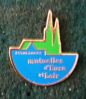 PIN'S " ASSURANCES MUTUELLES D'EURE ET LOIR " 27 CHARTRES CATHÉDRALE _DP196 - Andere & Zonder Classificatie